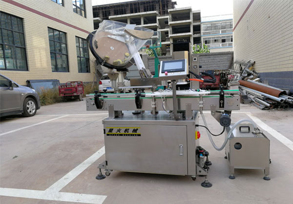 醬油醋瓶裝旋蓋機(jī)-醬油醋玻璃瓶旋蓋機(jī)星火廠房實(shí)拍圖