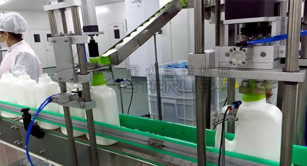 西安星火自動(dòng)旋蓋機(jī)客戶案例-實(shí)拍圖