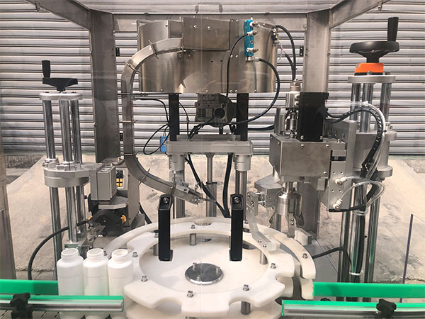 消毒液灌裝旋蓋機(jī)